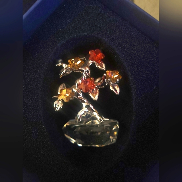 Swarovski Pink Orchid - Retired 2007 - Picture 3 of 3